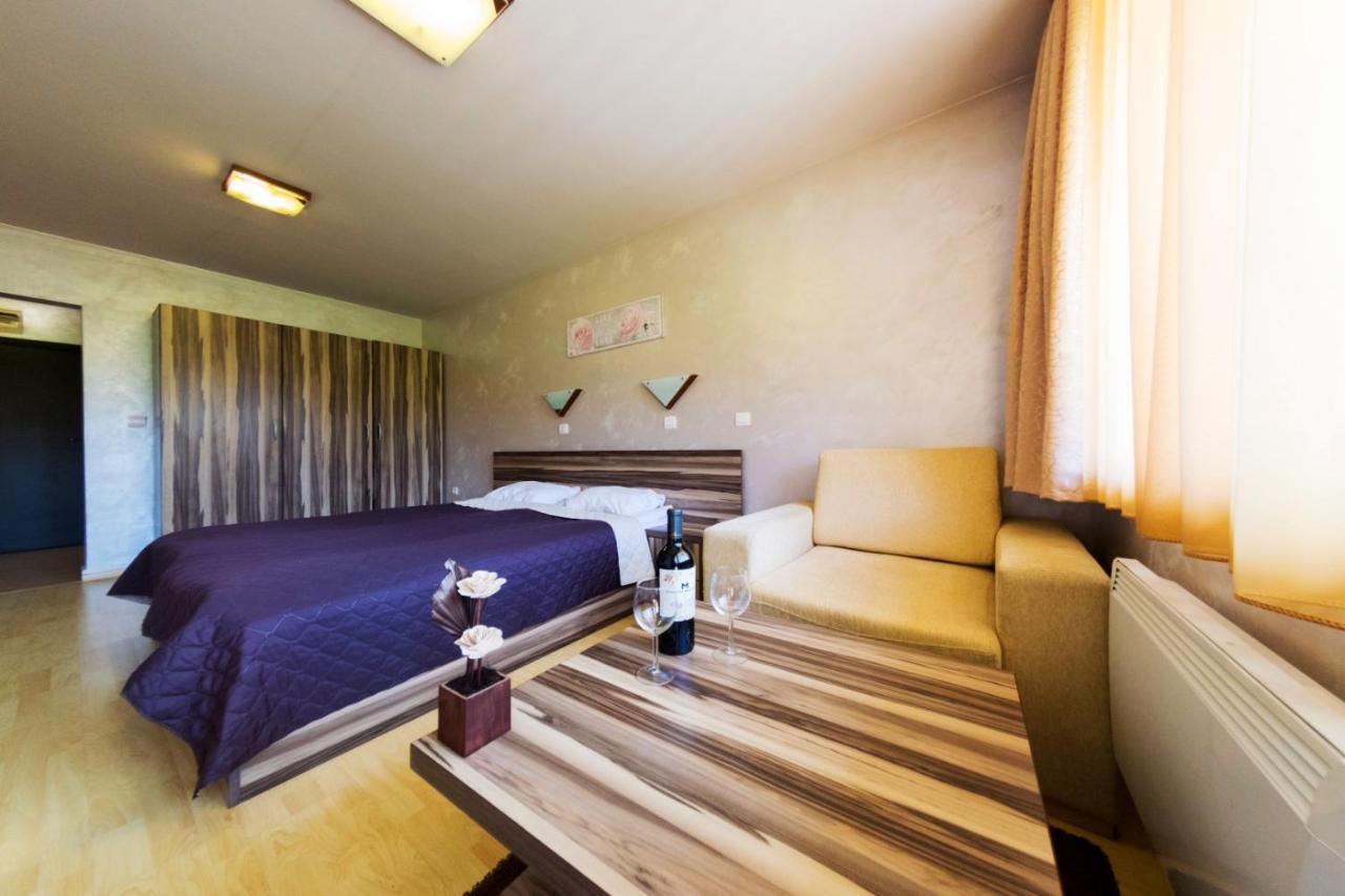 Aparthotel Forest Nook Пампорово Екстер'єр фото